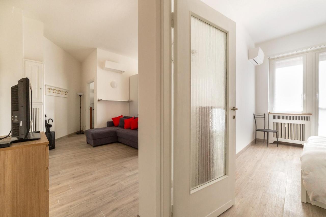 Sant'Ambrogio Bright Apartment With Terrace Milano Eksteriør bilde